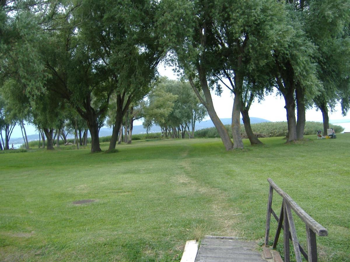 Villa Retro Nyaralo Balatonberény Esterno foto